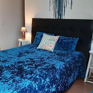  Privatunterkunft Sunny With Private Bathroom 300m From The Portugal